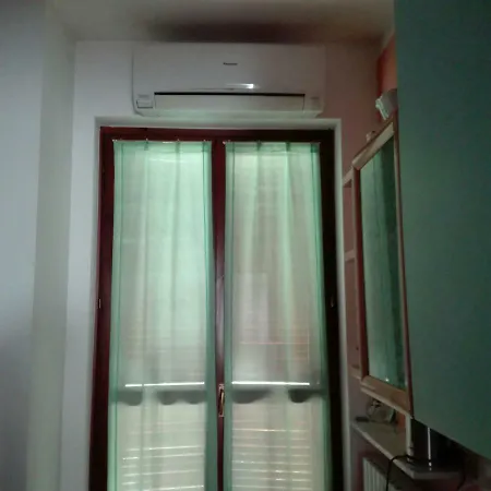 شقة Luminosa Mansarda Nel Centro Di *